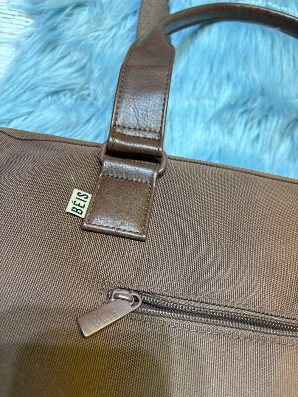 Béis The Weekender in Maple - Picture 3 of 7